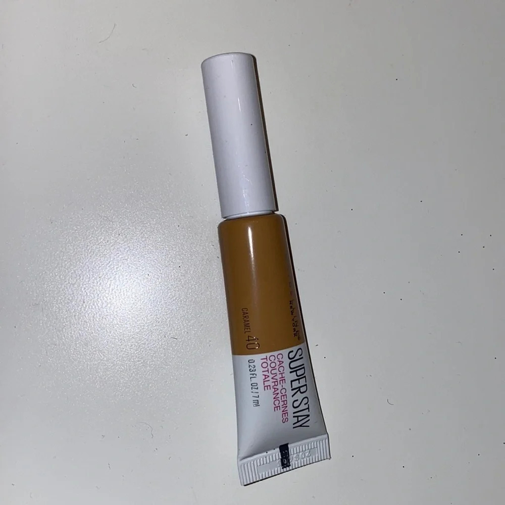 Maybelline super stay full coverage under eye concealer caramel  40 new